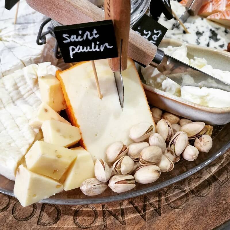 Say Cheese kaasplateau met o.a. honing, vijgencompote en noten