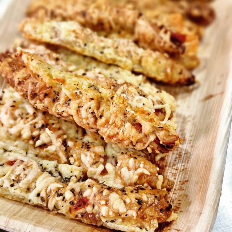 Italiaanse Kaasstengels met Parmaham en Italiaanse kruiden — Met parmaham