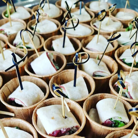 Wraprolletje Carpaccio - Slice  (parmezaan, truffelmayonaise, rode ui en slamelange)