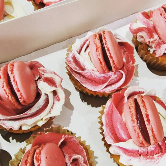 Cupcake - Macaron Framboos (prijs per stuk, bestellen vanaf 6 stuks)