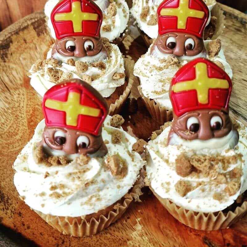 Cupcake - Sinterklaas (te bestellen vanaf 6 stuks)