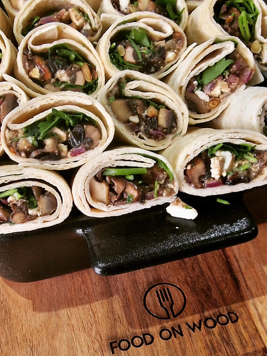 Wrap Vega (champignons, feta, pijnboompitten, peterselie, ras el hanout)