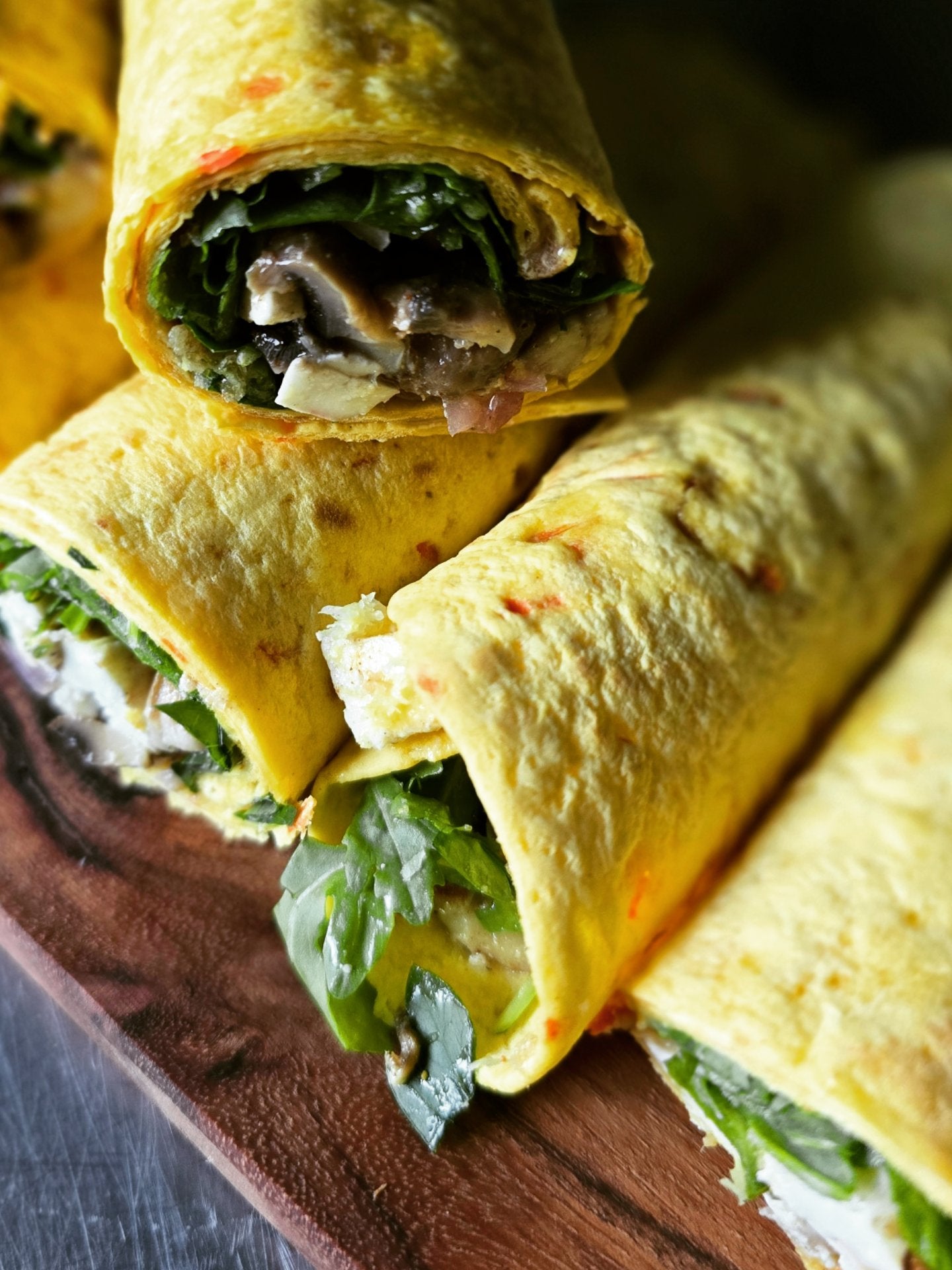 Wrap Vega (champignons, feta, pijnboompitten, peterselie, ras el hanout)