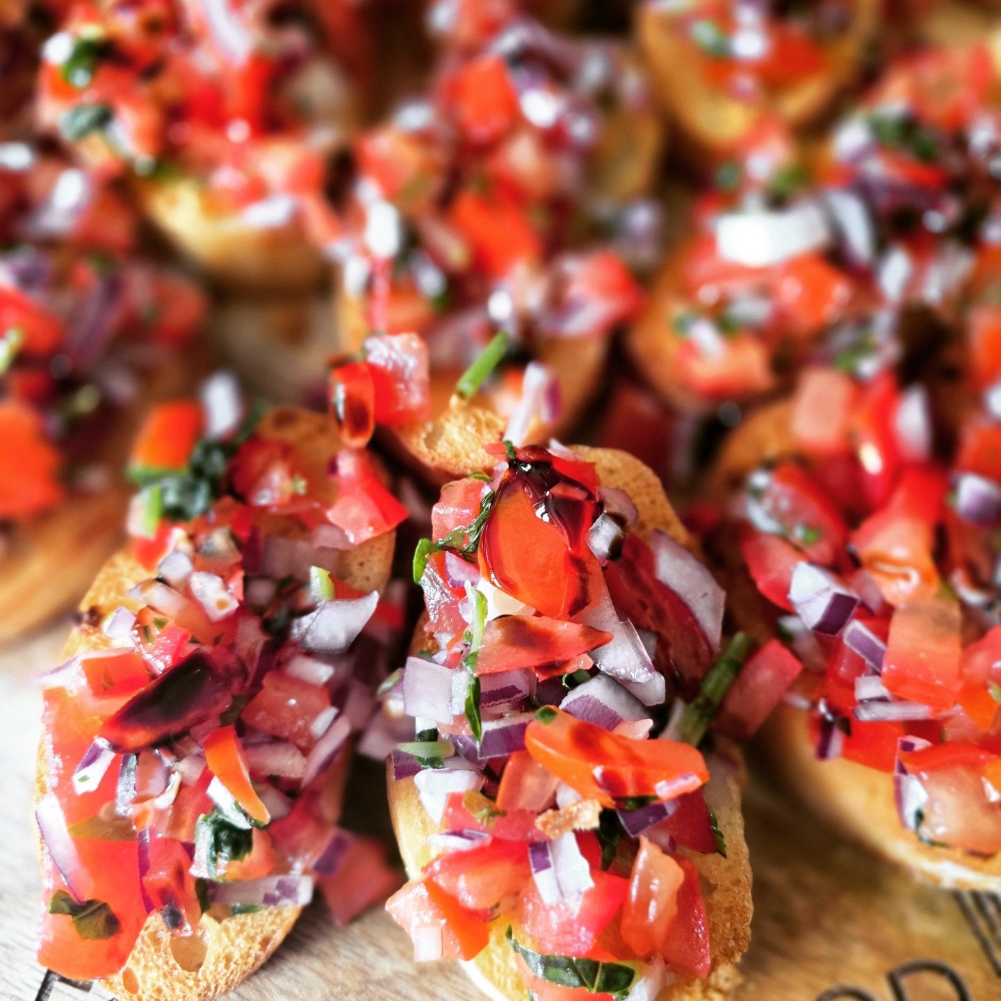 Bruschetta met tomaat en basilicum