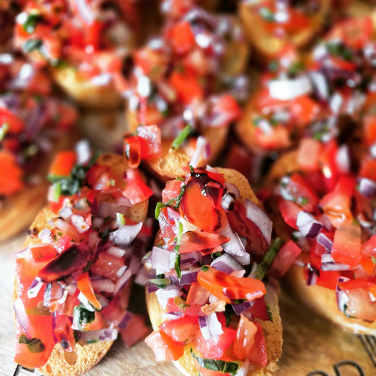 Bruschetta met tomaat en basilicum